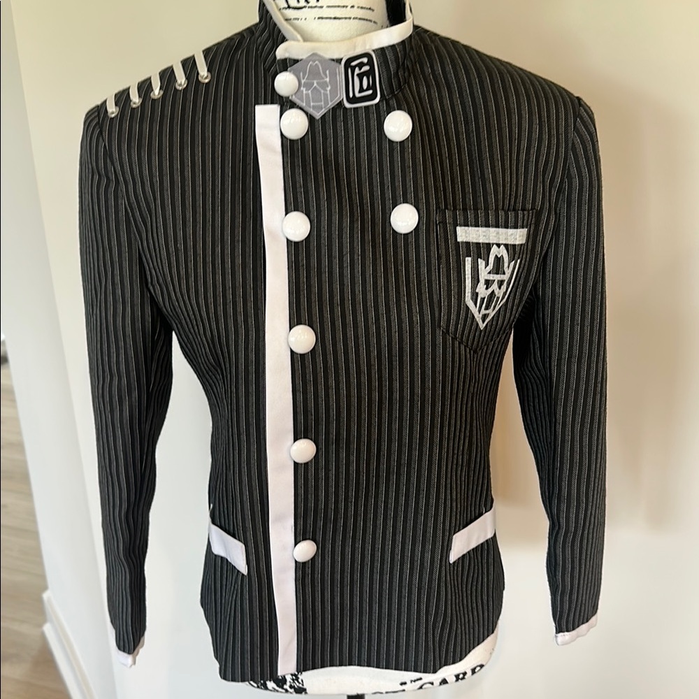 ANIME BLAZER . BLACK & WHITE STRIPED FINE QUALITY FABRIC EUC